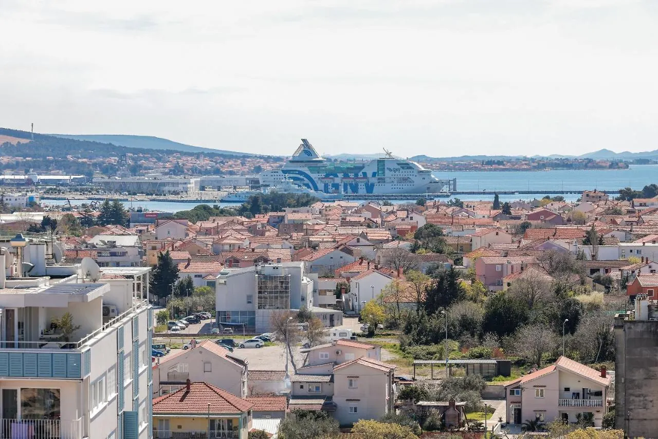 Beach Days-Panoramic City/Sea View Apartment Zadar